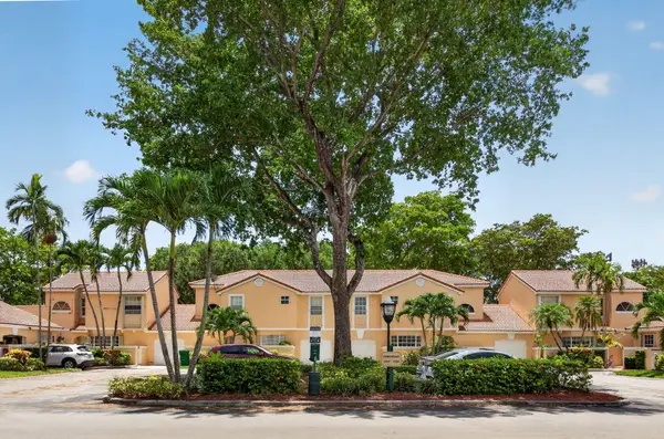 11451 Lakeview Drive #3a, Coral Springs, FL 33071