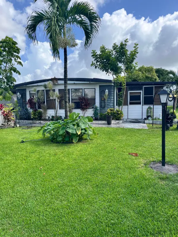 4415 Round Table Court, Boynton Beach, FL 33436