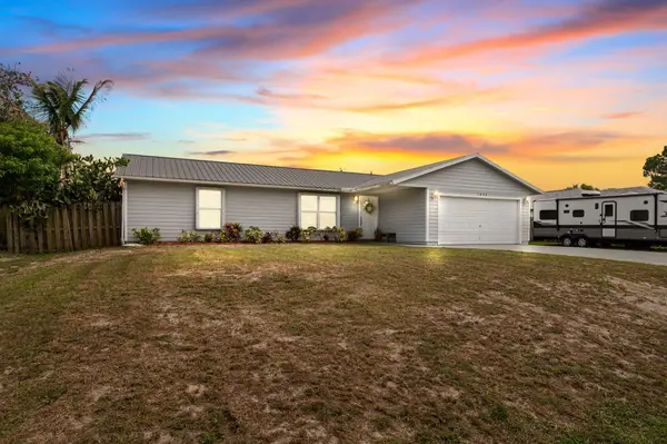 1098 SW Janette Avenue, Port St Lucie, FL 34953
