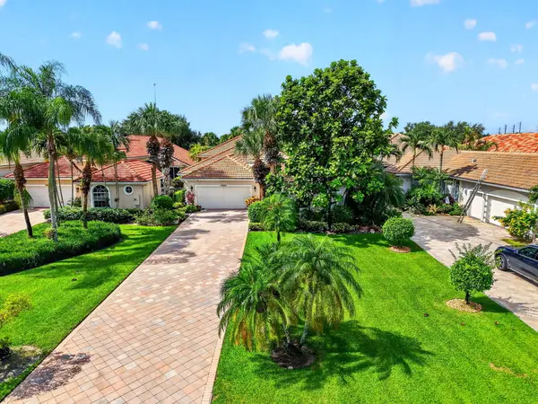 10694 Greenbriar Villa Drive, Lake Worth, FL 33449