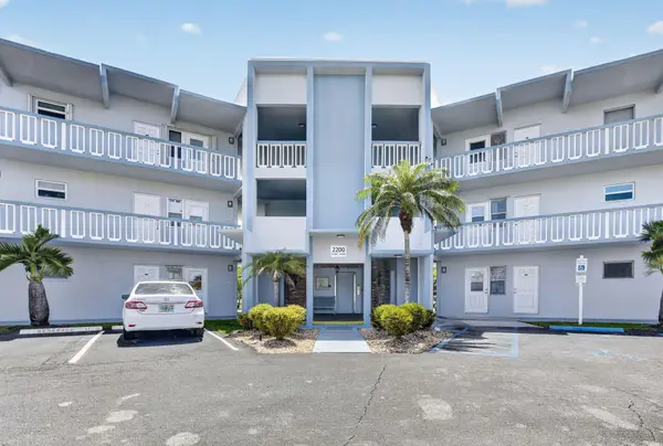 2200 Park Lane #208, Hollywood, FL 33021