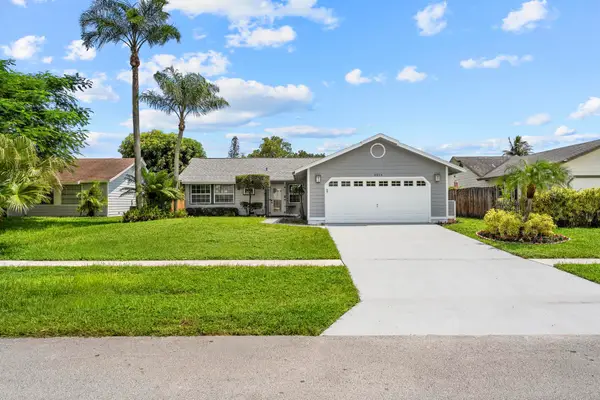 5016 El Claro Circle, West Palm Beach, FL 33415