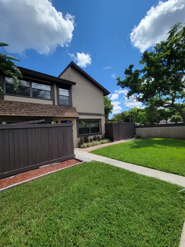 1701 Bayberry Drive #1701, Hollywood, FL 33024