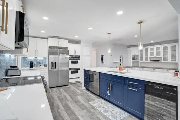 1852 NW 82nd Avenue, Coral Springs, FL 33071