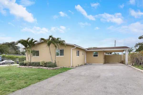 827 Caroline Avenue, West Palm Beach, FL 33413