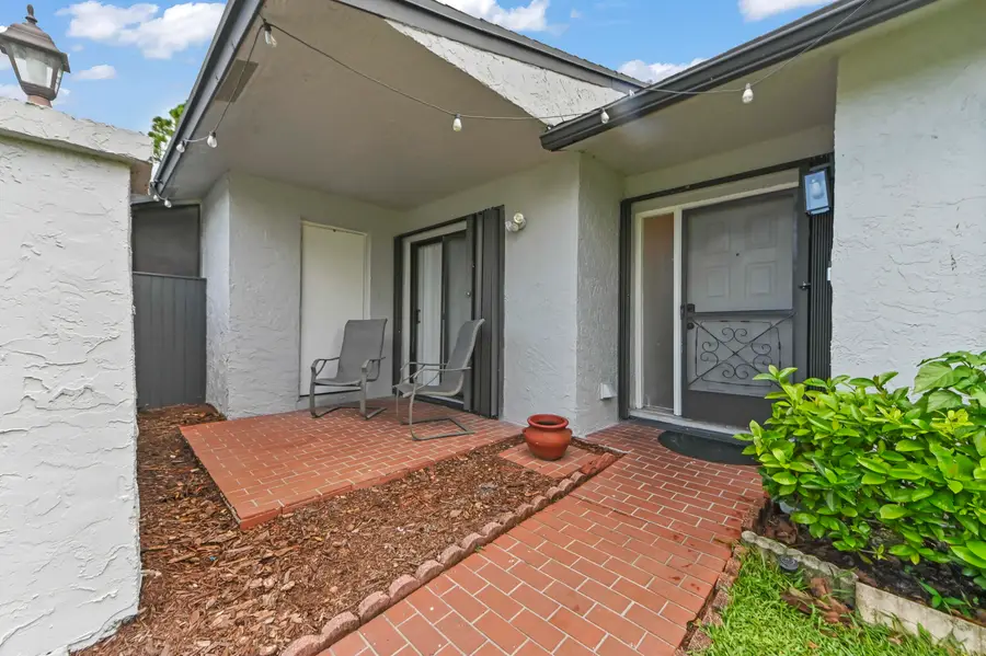 84 Conaskonk Circle, Royal Palm Beach, FL 33411 - #3