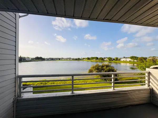 3409 NW 44th Street #205, Oakland Park, FL 33309