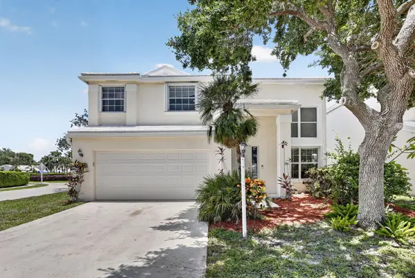 9444 NW 8th Circle, Plantation, FL 33324