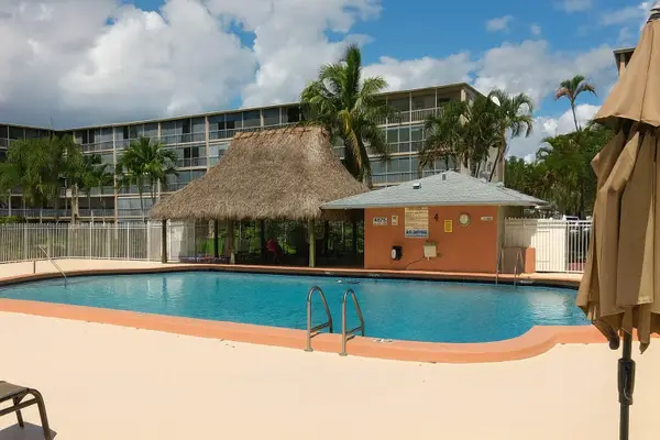 4650 Washington Street #207, Hollywood, FL 33021
