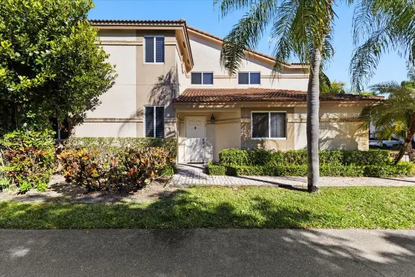 6700 Via Regina, Boca Raton, FL 33433