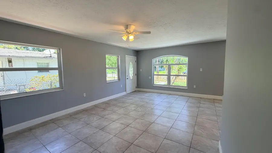 607 N 19th Street, Fort Pierce, FL 34950 - #2