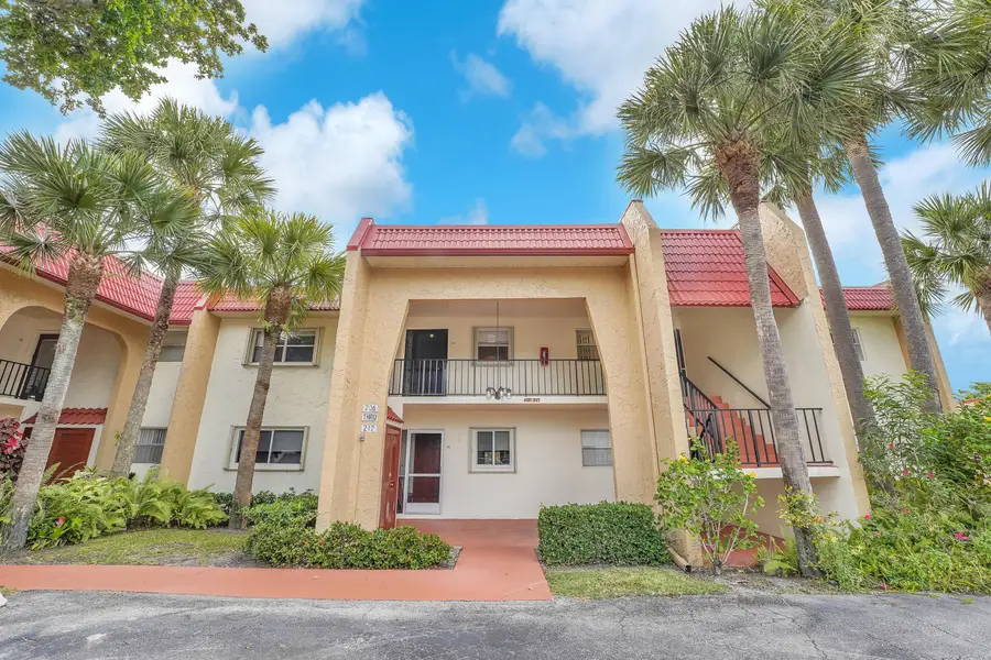 210 Lake Evelyn Drive, West Palm Beach, FL 33411 - #2