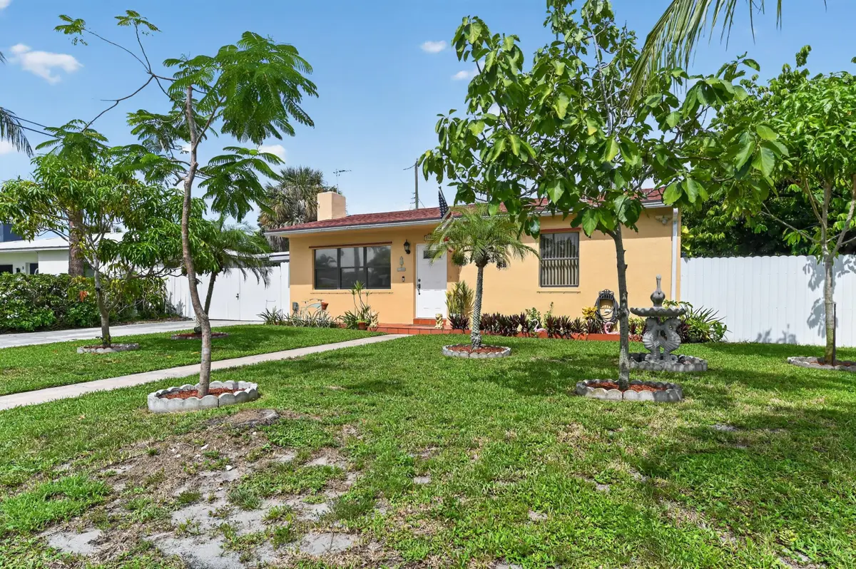5826 Churchill Court, West Palm Beach, FL 33405 - #1