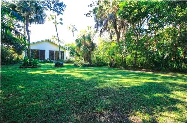 22 N Via Lucindia, Sewalls Point, FL 34996