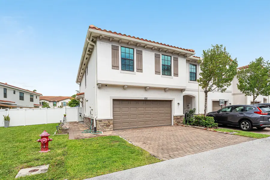 1011 Willow Place, Riviera Beach, FL 33410 - #2
