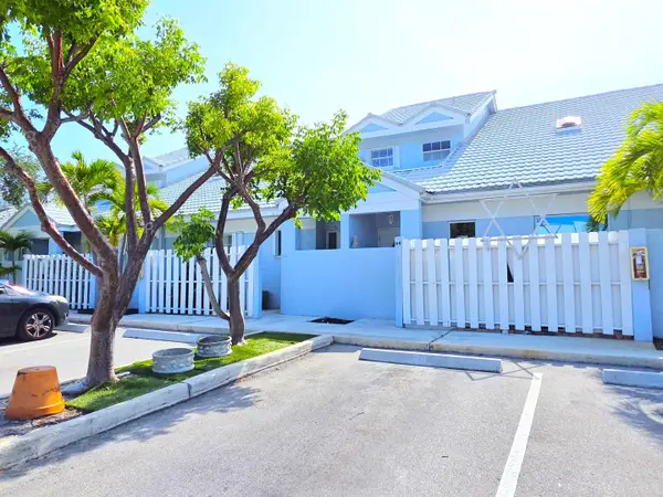 320 SE 2nd Avenue #B4, Deerfield Beach, FL 33441