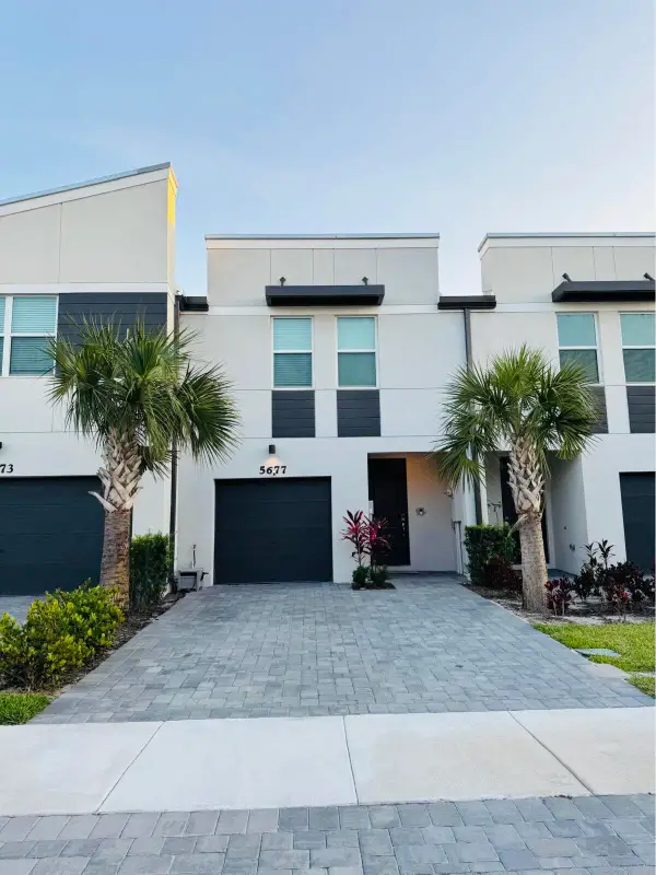 5677 Mentmore Drive #5677, Mangonia Park, FL 33407