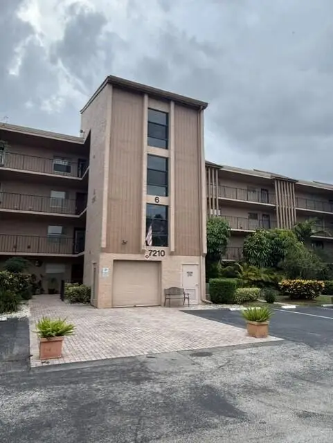 7210 Lake Cir Drive, Margate, FL 33063