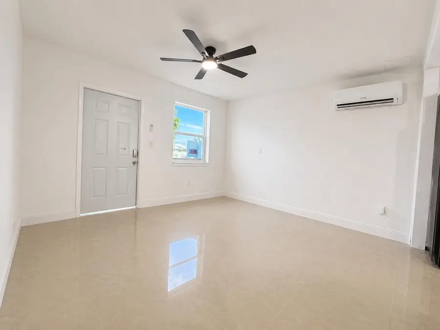 5264 NE 20th Avenue, Pompano Beach, FL 33064 - #2