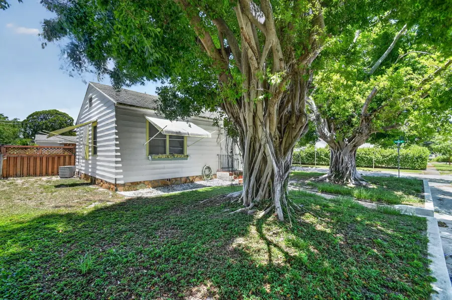 6901 Garden Avenue, West Palm Beach, FL 33405 - #2