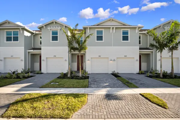 381 SE Crossoak Lane, Port St Lucie, FL 34984