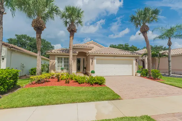 627 NW Whitfield Way, Port St Lucie, FL 34986