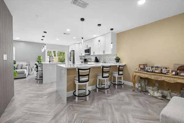 3367 Commodore Court, West Palm Beach, FL 33411