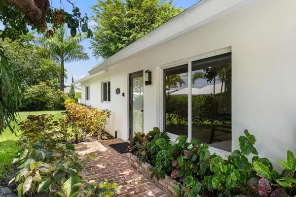 8416 Pine Tree Lane, Lake Clarke Shores, FL 33406