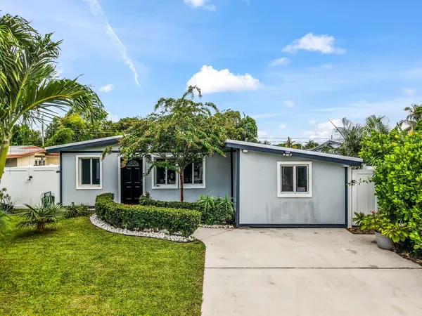 218 Glouchester Street, Boca Raton, FL 33487