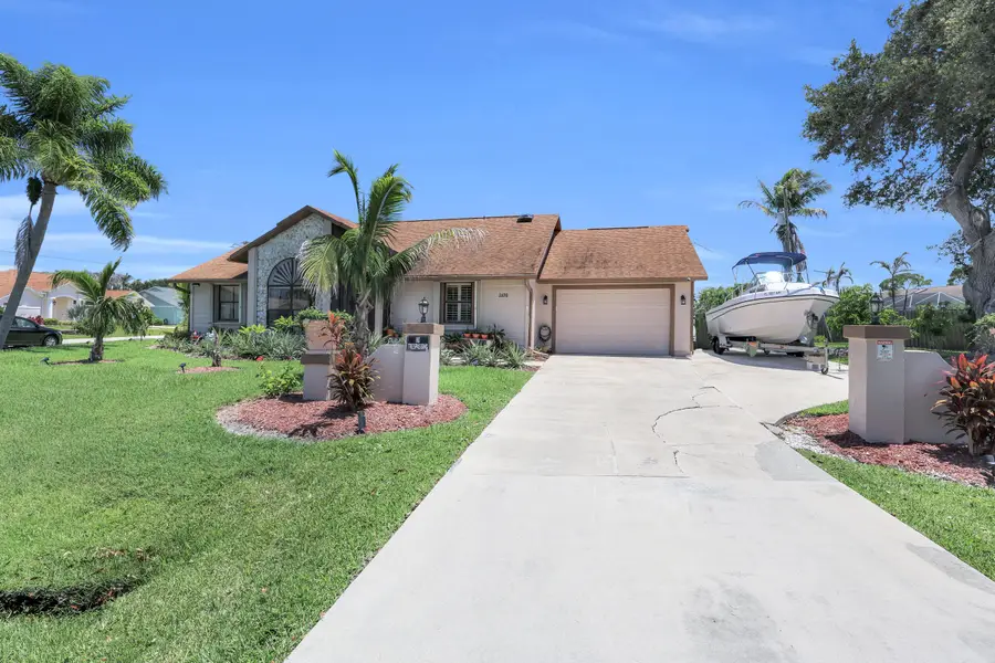 2698 SE Calusa Avenue, Port Saint Lucie, FL 34952 - #2