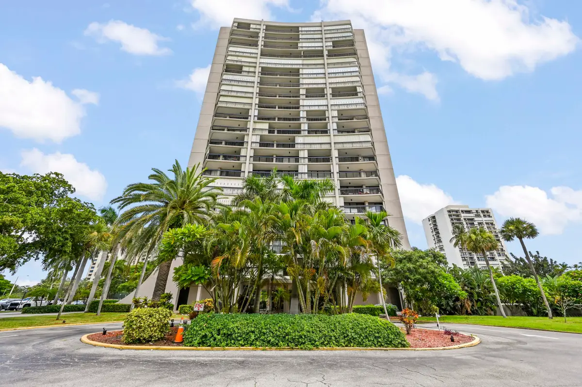 2425 Presidential Way #1006, West Palm Beach, FL 33401 - #1