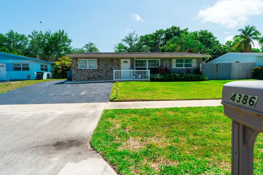 4386 Bamboo Drive, Palm Beach Gardens, FL 33410 - #2