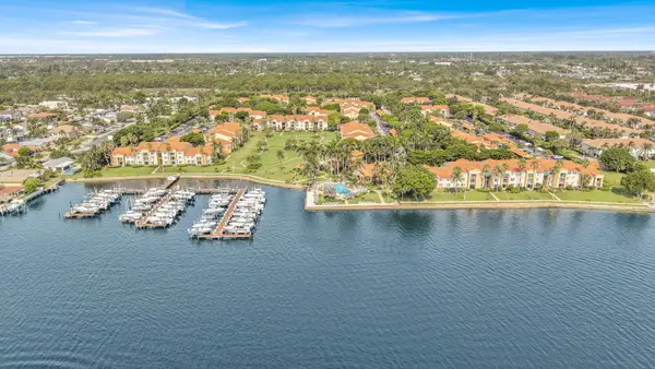110 Yacht Club Way #105, Hypoluxo, FL 33462