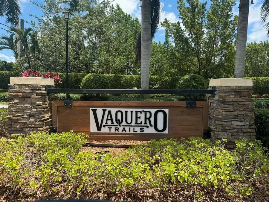 807 E Village Circle, Davie, FL 33325 - #2