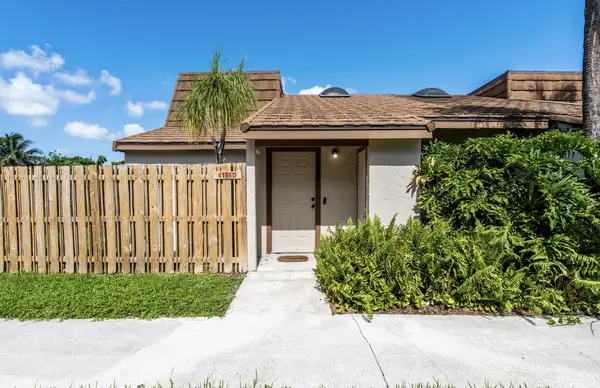 4155 Palm Bay Circle #D, West Palm Beach, FL 33406