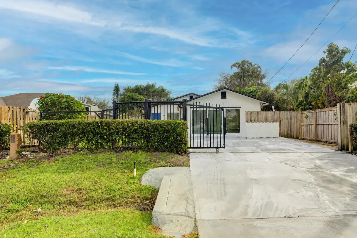 3394 SE Jefferson Street, Stuart, FL 34997 - #1