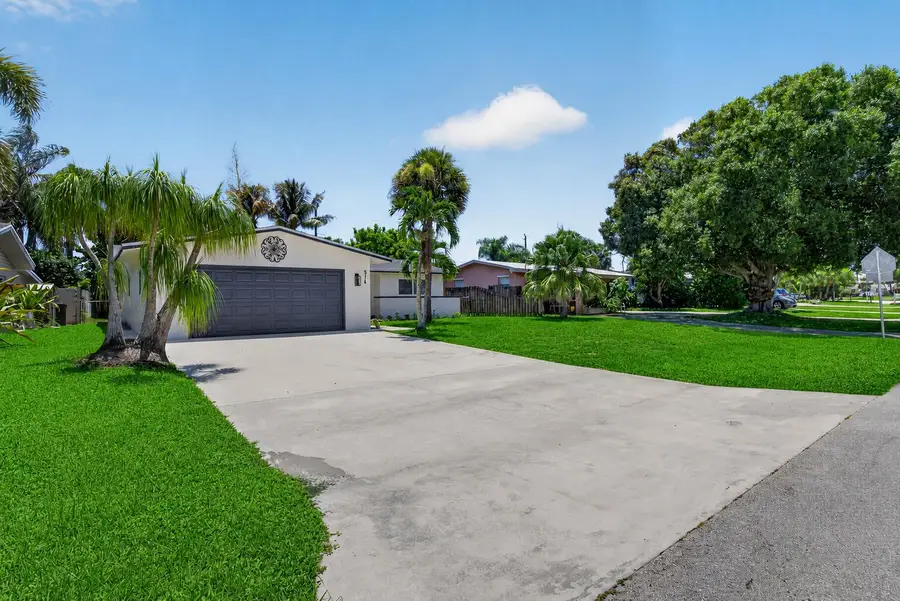 514 Riverside Drive, Palm Beach Gardens, FL 33410 - #2