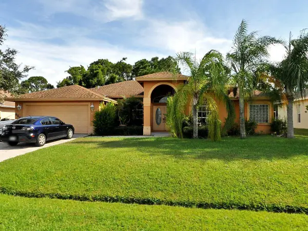 6173 NW East Deville Circle, Port St Lucie, FL 34986