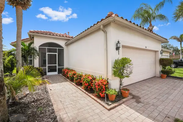 390 NW Breezy Point Loop, Port St Lucie, FL 34986