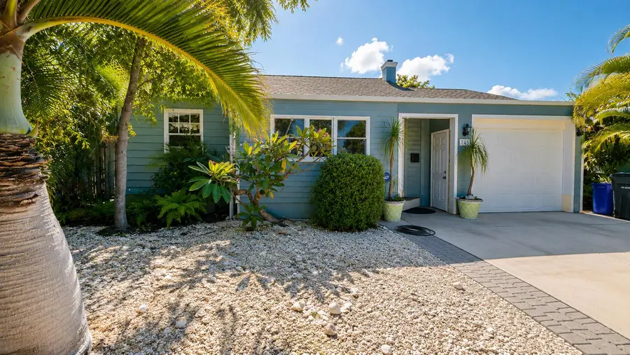 715 N Palmway, Lake Worth Beach, FL 33460 - #2