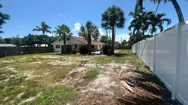 201 NE 30th Street, Boca Raton, FL 33431