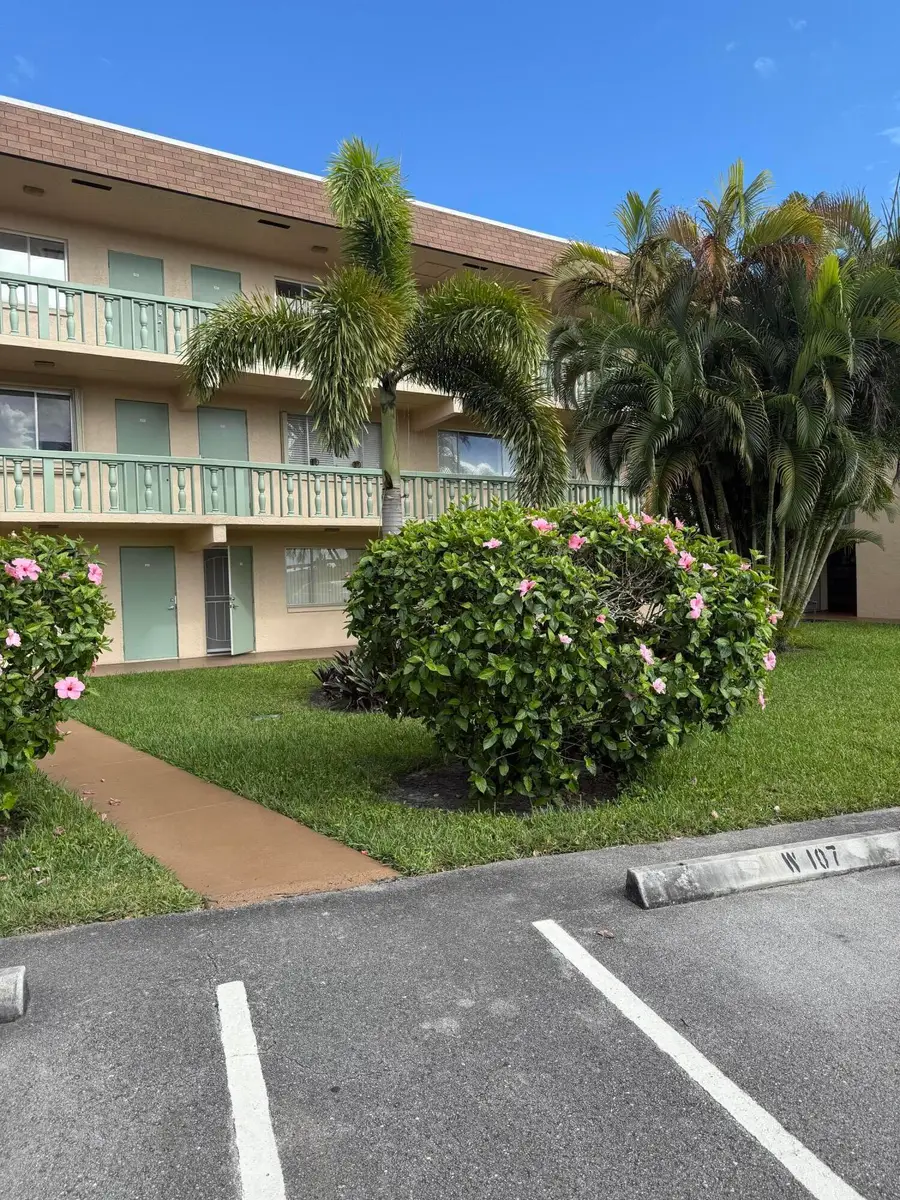 400 Village Green Circle W #105, Palm Springs, FL 33461 - #2