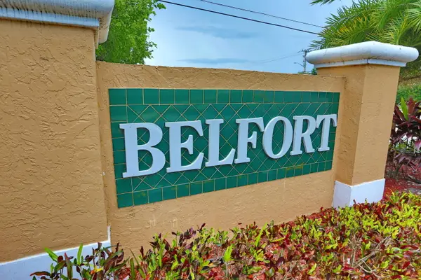 9968 N Belfort Circle, Tamarac, FL 33321