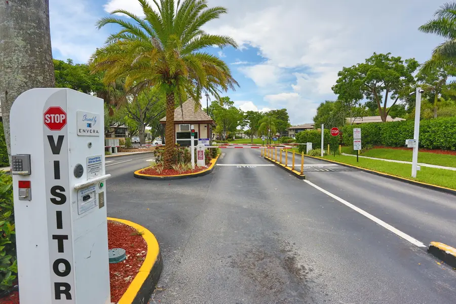 9968 N Belfort Circle, Tamarac, FL 33321 - #2