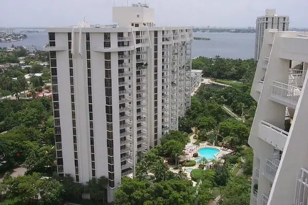 1000 Quayside Terrace #408, Miami, FL 33138