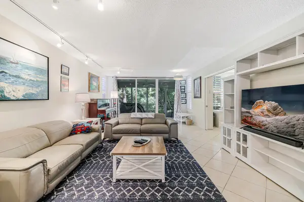 933 Cypress Grove Drive #103, Pompano Beach, FL 33069
