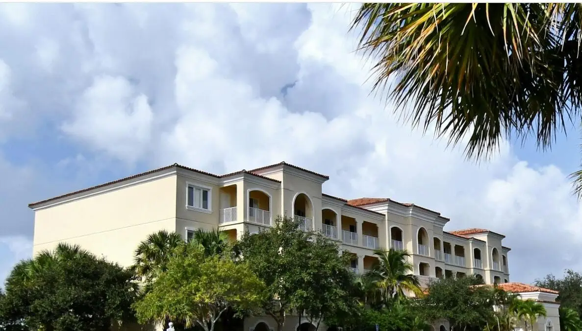 34 Harbour Isle Drive W #ph06, Fort Pierce, FL 34949 - #1