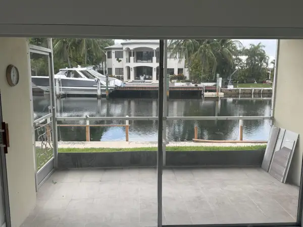 460 Paradise Isle Boulevard #101, Hallandale Beach, FL 33009