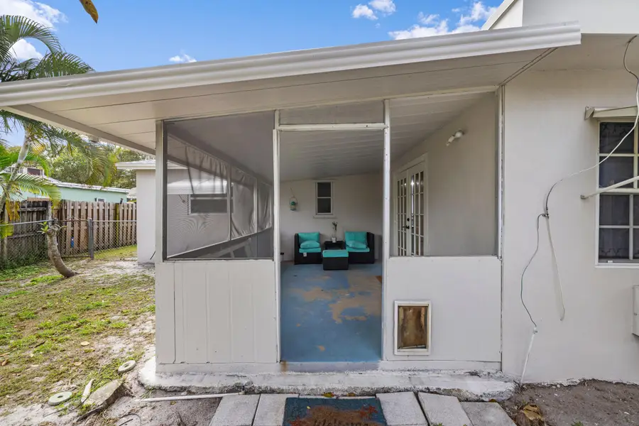 336 S Chillingworth Drive, West Palm Beach, FL 33409 - #2