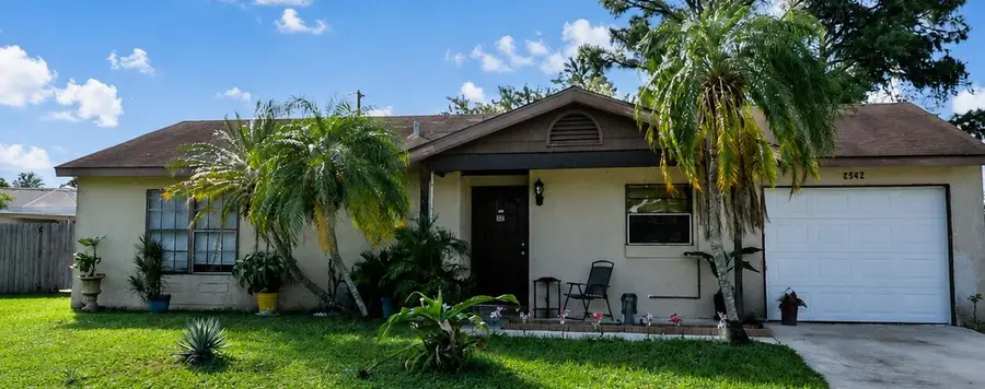 2522 SE Mariposa Avenue, Port Saint Lucie, FL 34952 - #2